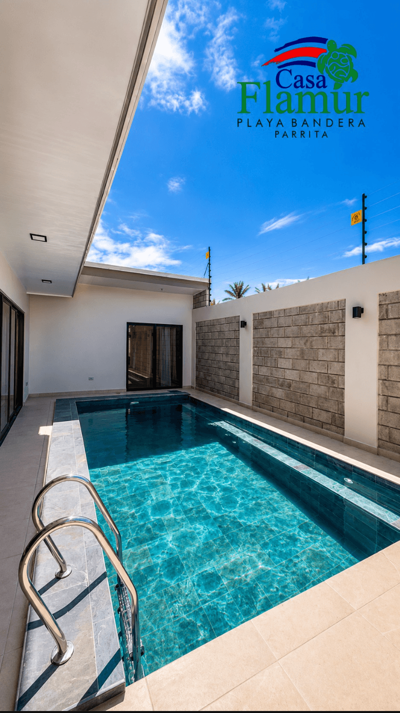 Piscina privada de Casa Flamur, Playa Bandera